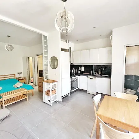 Les Orangers De 1p And Terraces Apartment